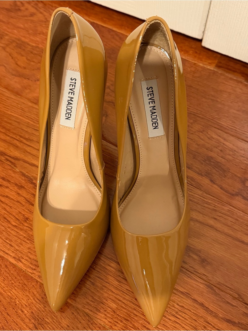 Steve Madden Patent Leather Tan Pointed Toe Stiletto Heels - Picture 8 of 8